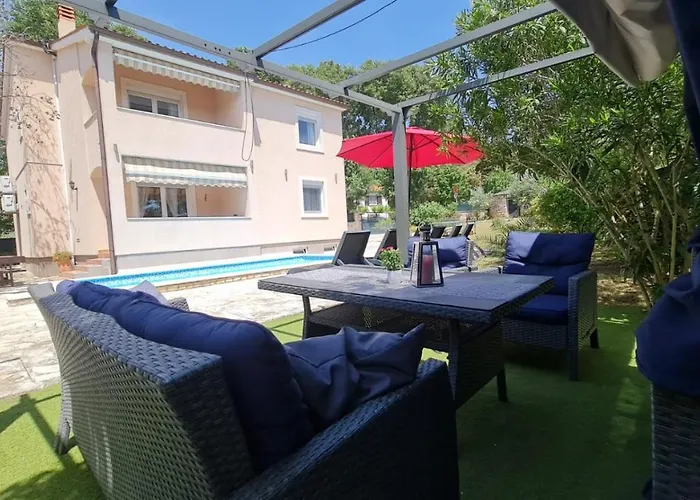 Family Villa Oaza In Pula
