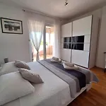 Family Villa Oaza In Pula